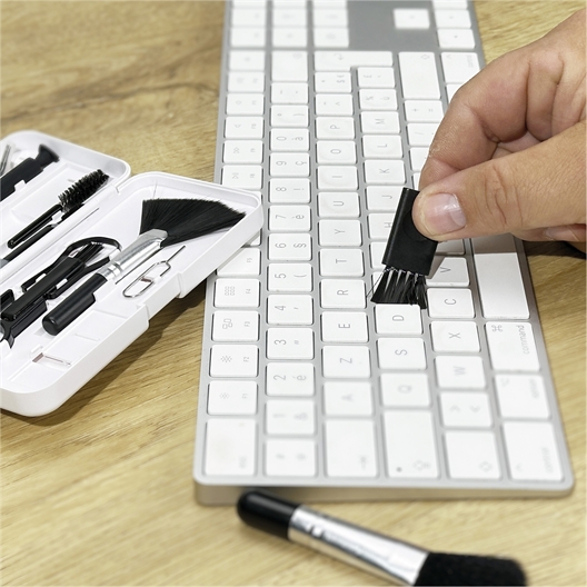 Kit nettoyage appareils électroniques - 18 pièces