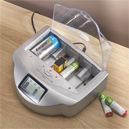 Chargeur de piles universel